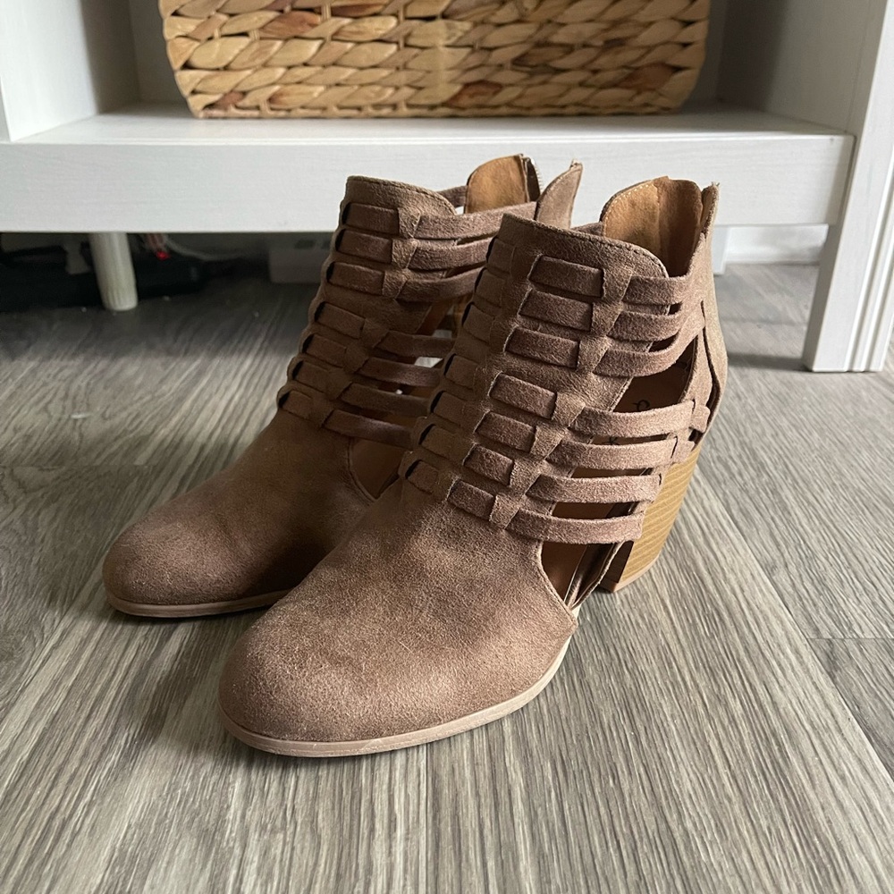 Qupid Woven Booties Size 8.5